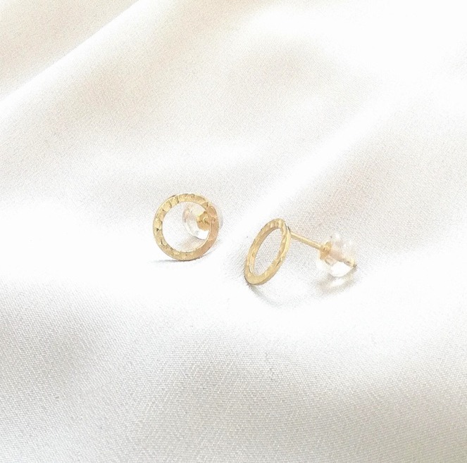 Infinity Stud Earrings, stud earrings, round earrings, circle earrings, yellow gold earrings, gold earrings, Danielle Camera Jewellery