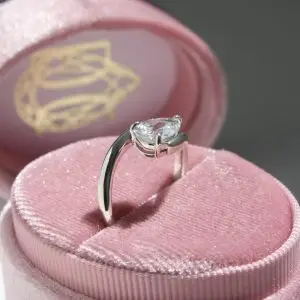 Swaddle Solitaire Ring, Pear thumbnail 3