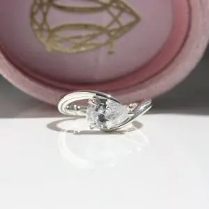 Swaddle Solitaire Ring, Pear