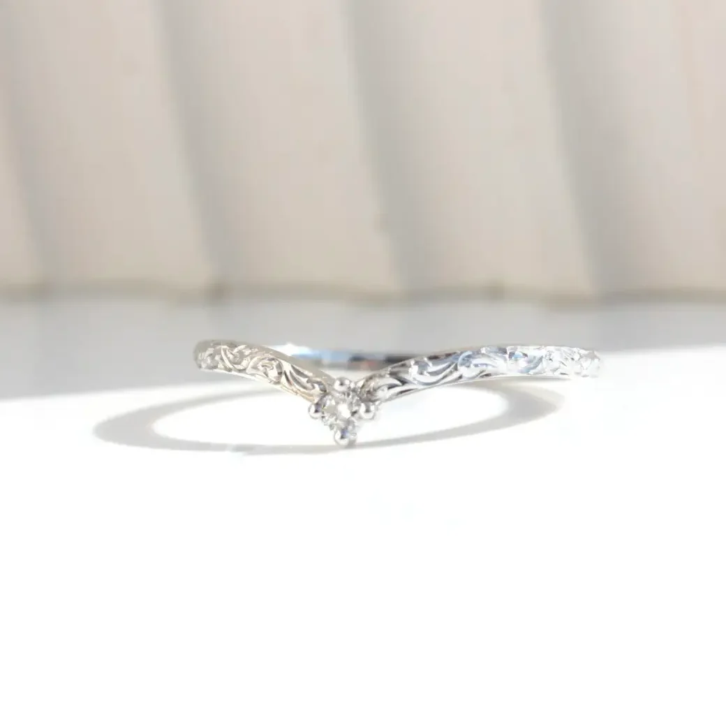 The One Diamond engraved Ring, engraved ring, antique ring, eternity ring, wedding ring, white gold ring, chevron ring, fitted ring, danielle camera jewellery