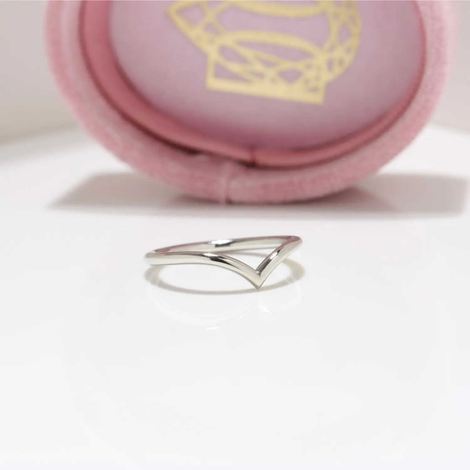 9k white gold Wishbone ring